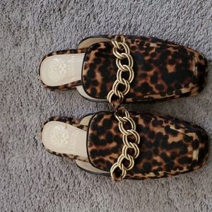 Vince camuto animal print shours